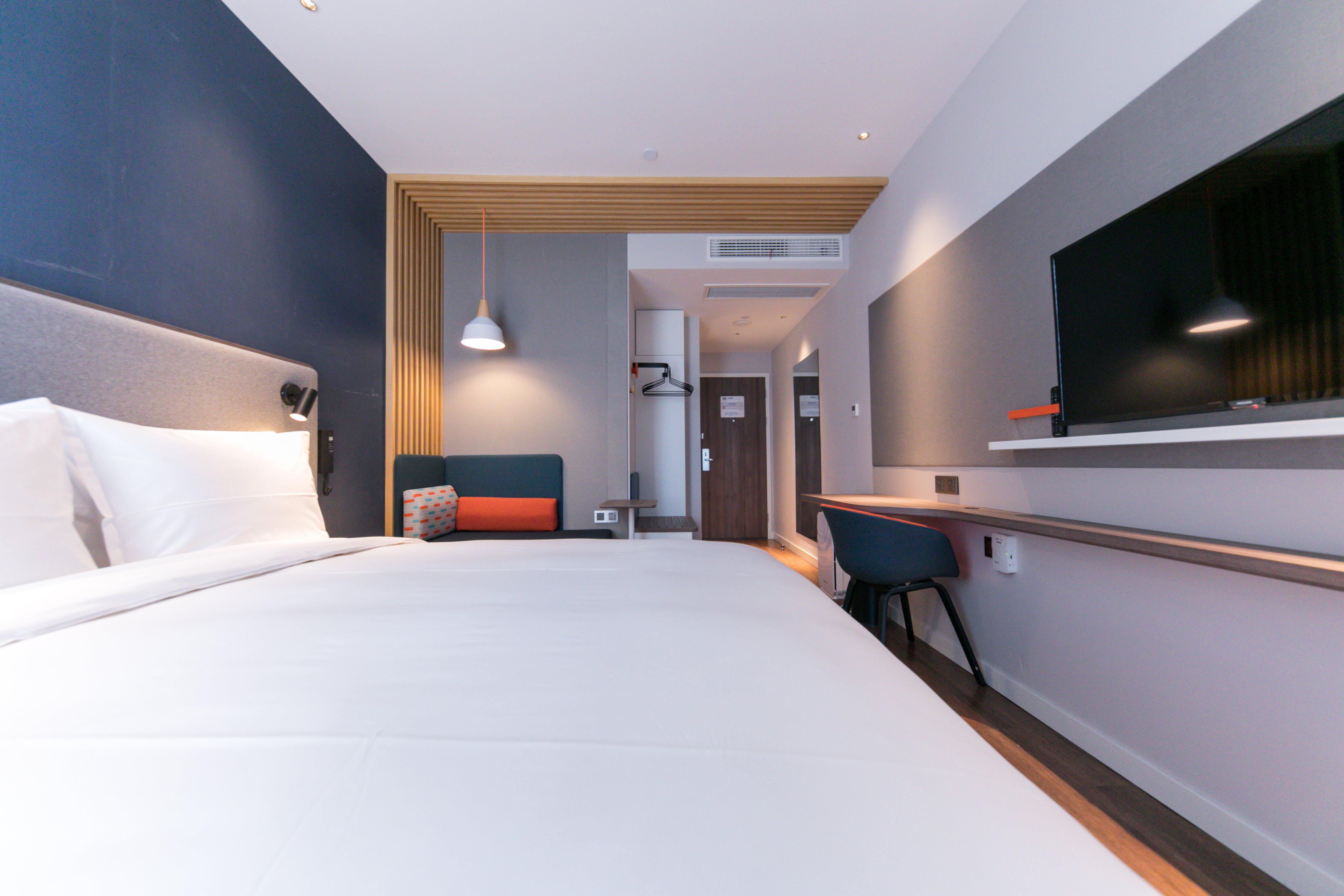 Holiday Inn Express Shanghai Tangzhen By Ihg - 20 Mins To Disney Land Exterior photo