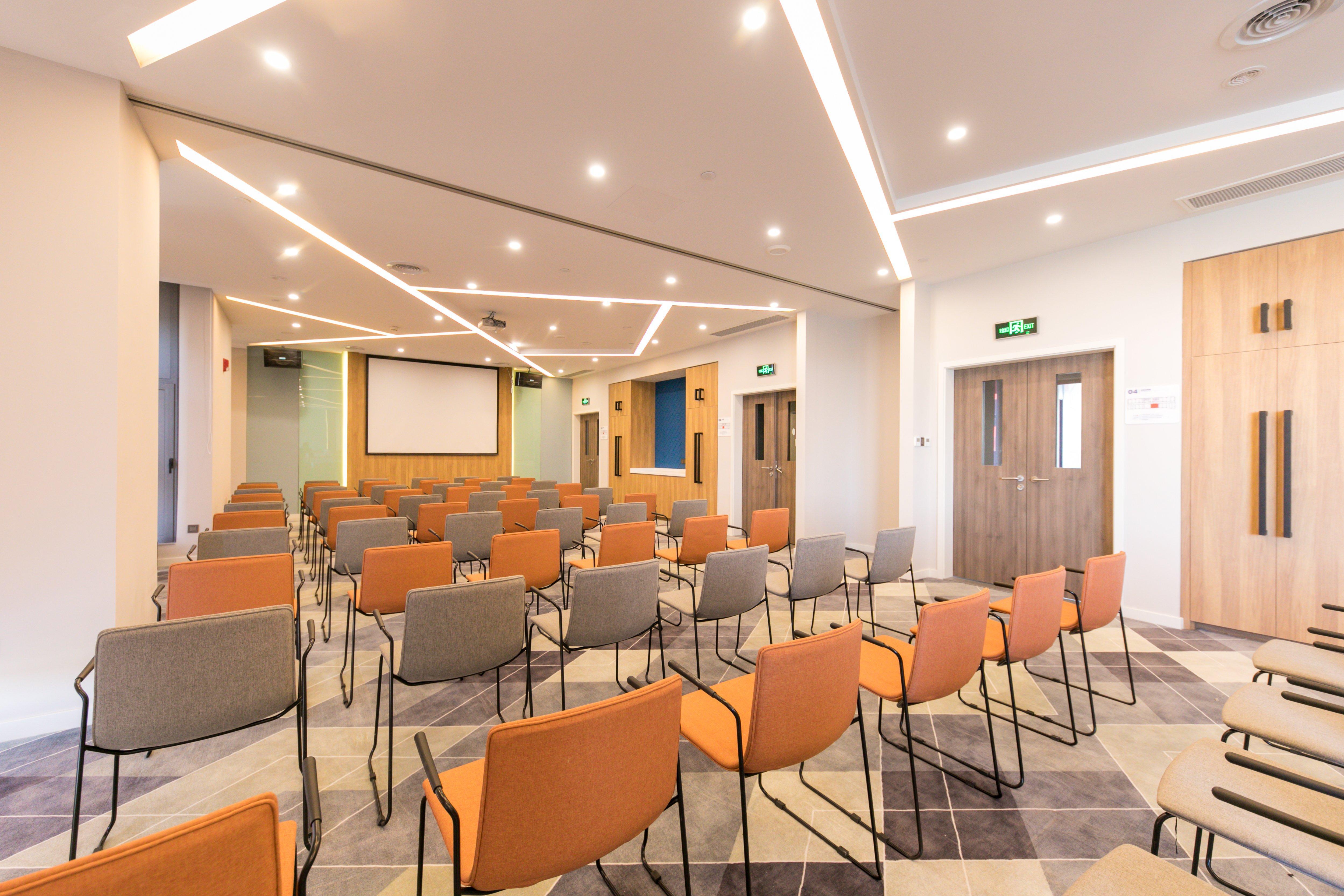 Holiday Inn Express Shanghai Tangzhen By Ihg - 20 Mins To Disney Land Exterior photo