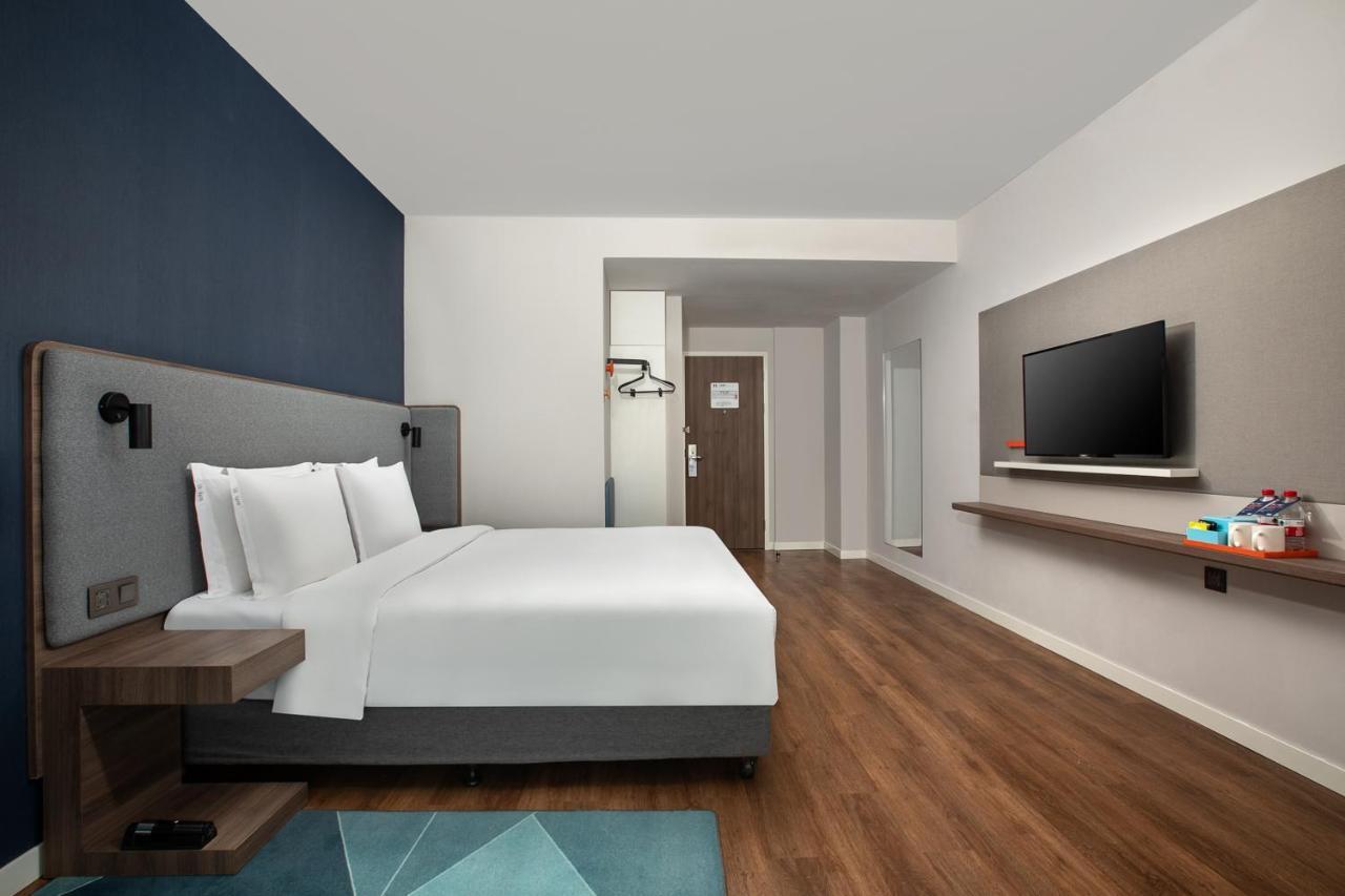 Holiday Inn Express Shanghai Tangzhen By Ihg - 20 Mins To Disney Land Exterior photo